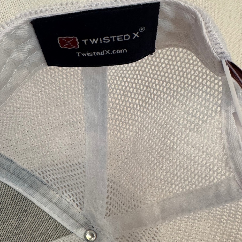 Twisted‎ X Patriotic Buckle Cap Grey White USA Flag Barbed Wire Trucker Hat NWT - Picture 7 of 8